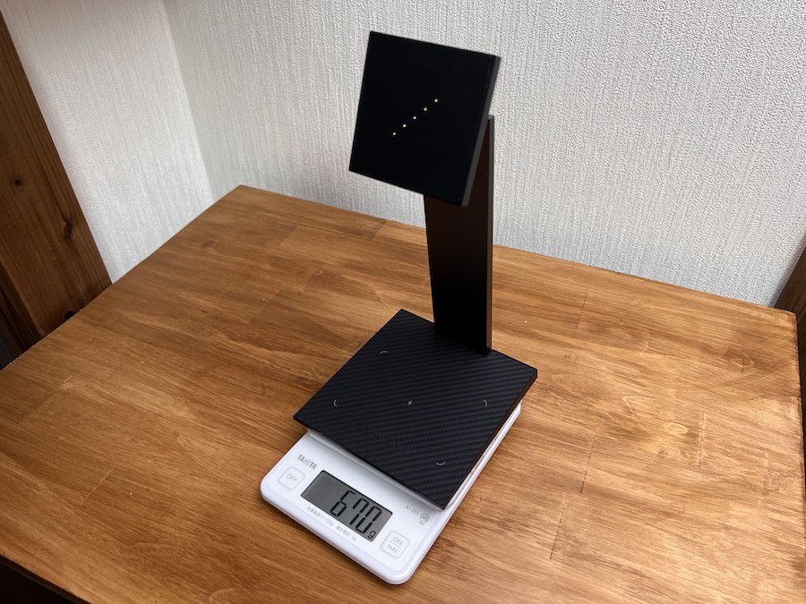 MagEZ Charging Standの重量：約670g