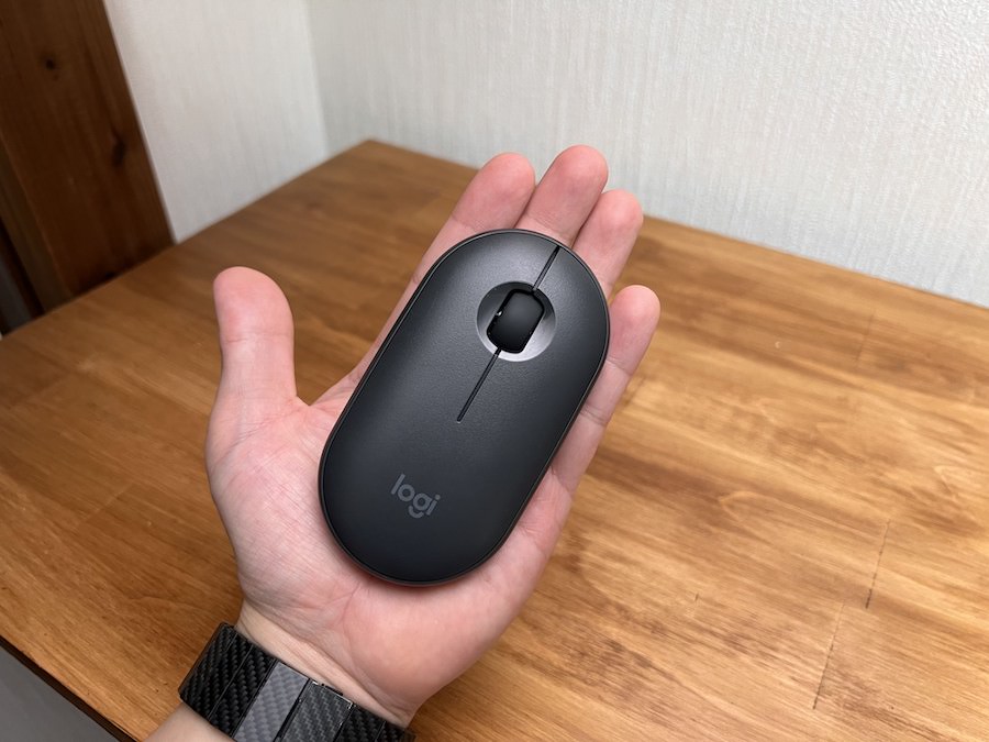 手のひらサイズのマウス